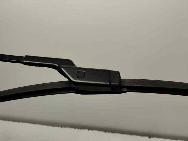 BRAZO LIMPIA DELANTERO IZQUIERDO PEUGEOT 308 2015 1.2 GASOLINA