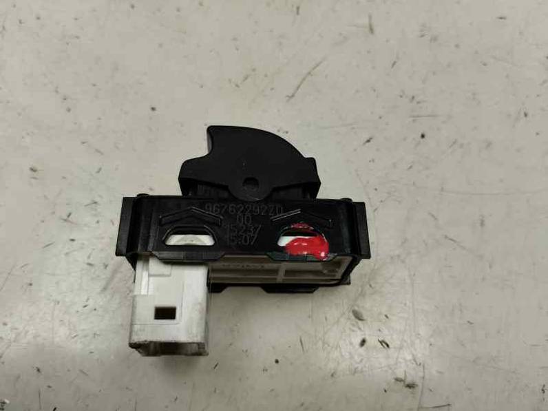 MANDO ELEVALUNAS DELANTERO DERECHO PEUGEOT 308 2015 1.2 GASOLINA