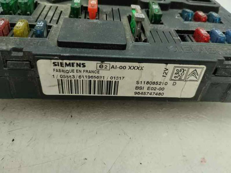 CAJA RELES FUSIBLES PEUGEOT 206 BERLINA 2002 2.0 GTI (136 CV)