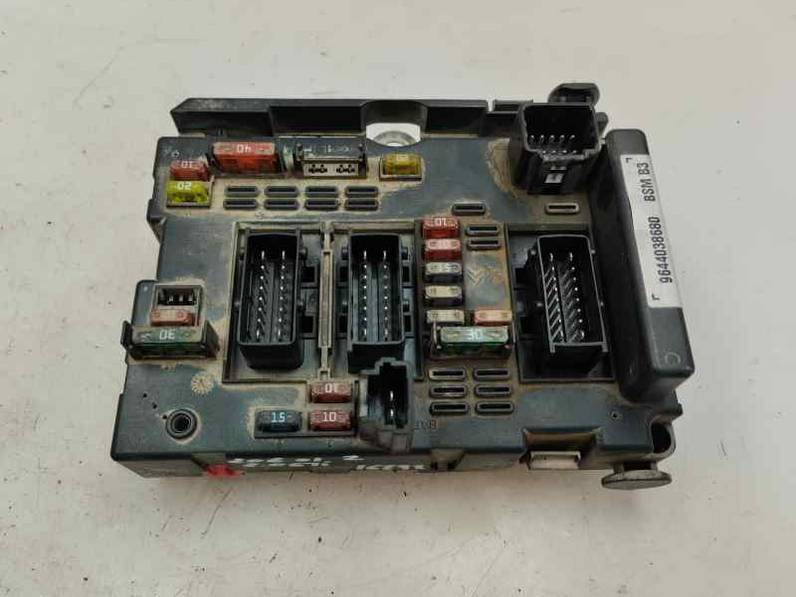 CAJA RELES FUSIBLES PEUGEOT 206 BERLINA 2002 2.0 GTI (136 CV)