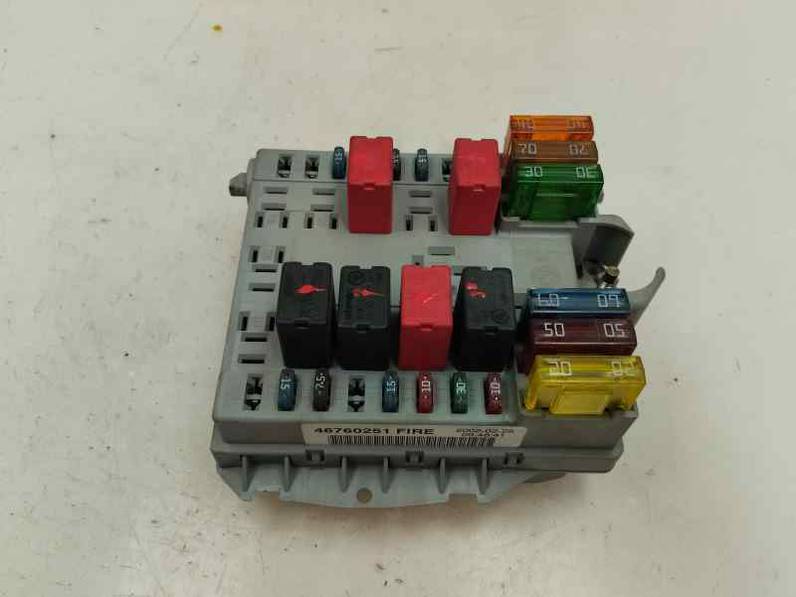 CAJA RELES FUSIBLES FIAT PUNTO BERLINA 2002 1.2 (60 CV)