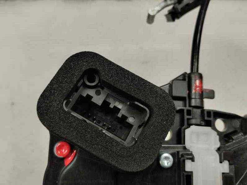 CERRADURA PUERTA DELANTERA DERECHA SEAT ARONA 2023 1.0 ECO TSI (110 CV)