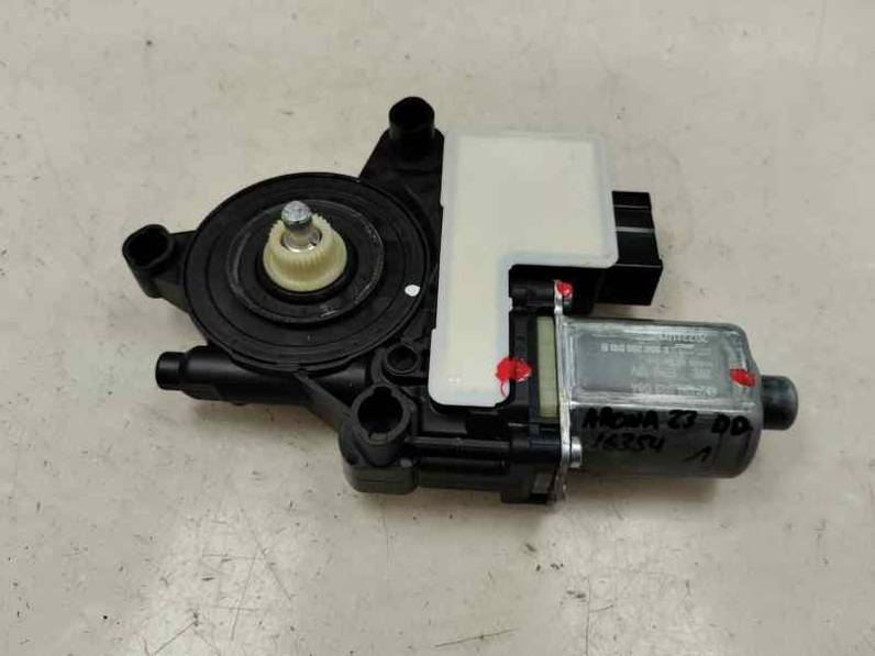 MOTOR ELEVALUNAS DELANTERO DERECHO SEAT ARONA 2023 1.0 ECO TSI (110 CV)