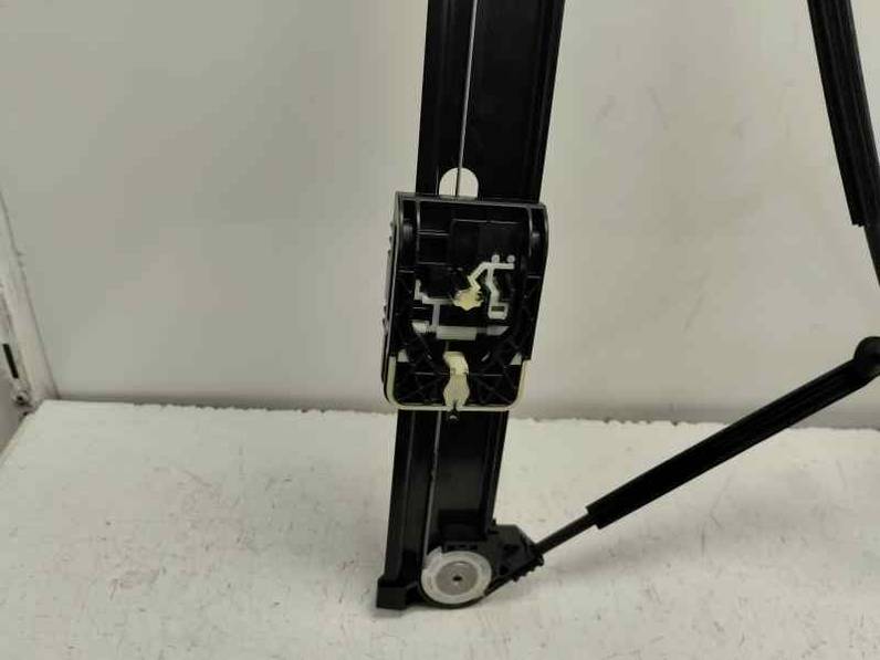 ELEVALUNAS DELANTERO IZQUIERDO SEAT ARONA 2023 1.0 ECO TSI (110 CV)