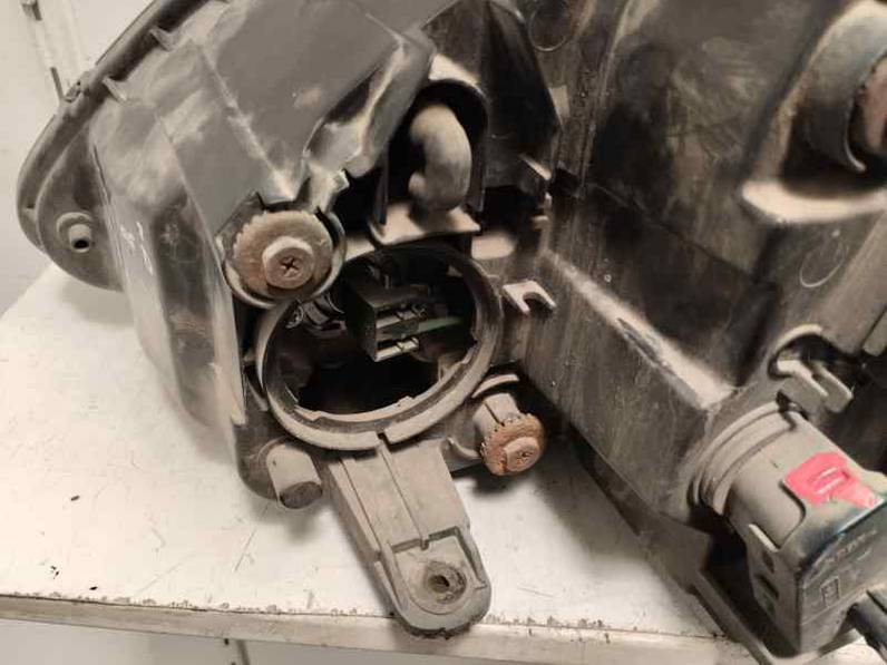 FARO DERECHO SSANGYONG RODIUS 2006 2.7 TURBODIESEL (163 CV)