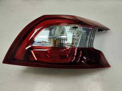 PILOTO TRASERO DERECHO PEUGEOT 308 2015 1.2 GASOLINA