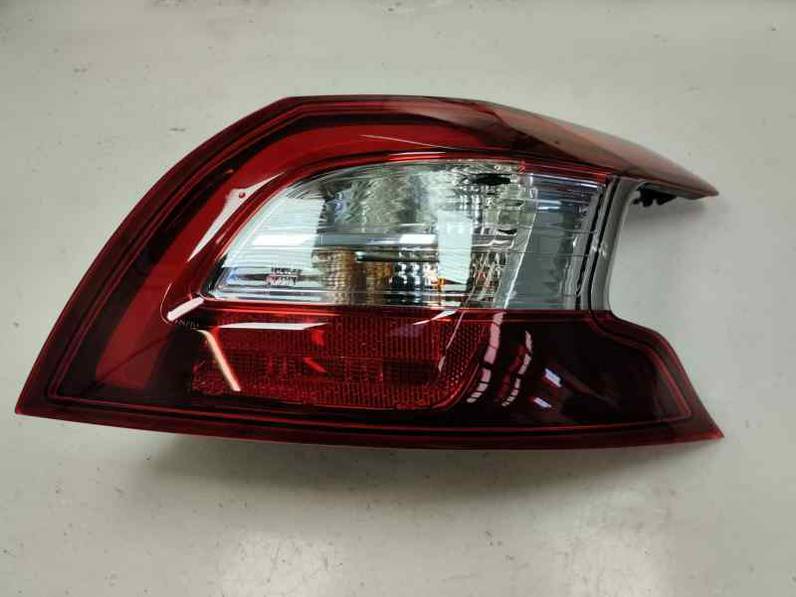 PILOTO TRASERO DERECHO PEUGEOT 308 2015 1.2 GASOLINA