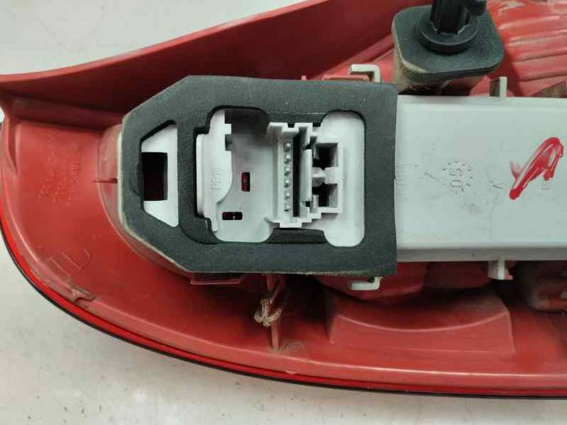 PILOTO TRASERO DERECHO RENAULT CLIO II FASE II 2005 1.2 (75 CV)