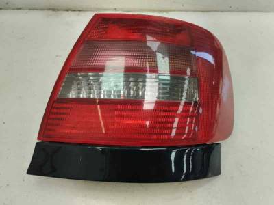 PILOTO TRASERO DERECHO AUDI A4 BERLINA 2000 1.9 TDI (116 CV)