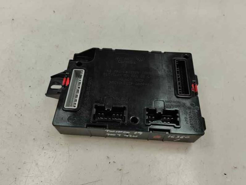 CAJA RELES FUSIBLES RENAULT TWINGO III 2019 0.9 CM3 (92 CV)