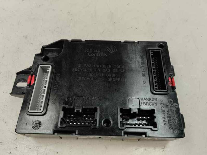 CAJA RELES FUSIBLES RENAULT TWINGO III 2019 0.9 CM3 (92 CV)