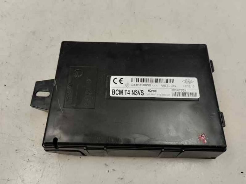 CAJA RELES FUSIBLES RENAULT TWINGO III 2019 0.9 CM3 (92 CV)