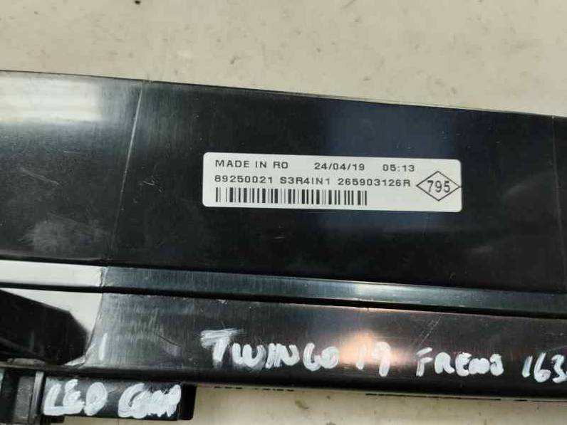 LUZ CENTRAL DE FRENO RENAULT TWINGO III 2019 0.9 CM3 (92 CV)
