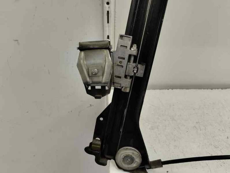 ELEVALUNAS DELANTERO IZQUIERDO MERCEDES CLASE CLK COUPE 2003 2.7 CDI (170 CV)