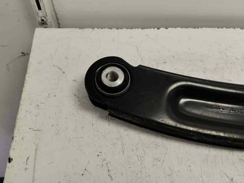 BRAZO SUSPENSION INFERIOR TRASERO DERECHO RENAULT TWINGO III 2019 0.9 CM3 (92 CV)
