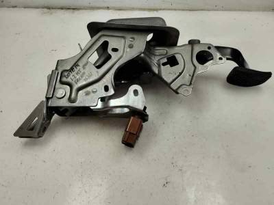 PEDAL FRENO NISSAN NOTE 2014 1.2 MT (80 CV)