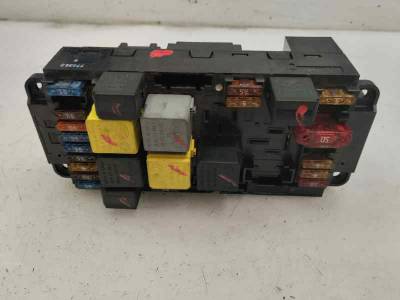 CAJA RELES FUSIBLES MERCEDES CLASE CLK COUPE 2003 2.7 CDI (170 CV)