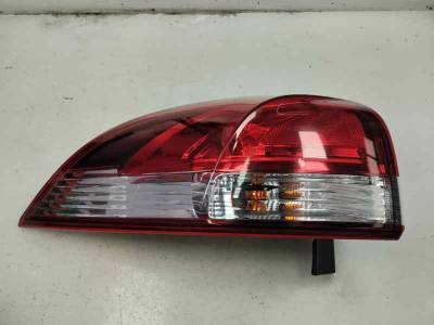 PILOTO TRASERO IZQUIERDO RENAULT CLIO IV GRANDTOUR 2014 0.9 TCE (90 CV)