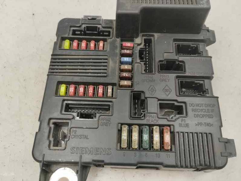 CAJA RELES FUSIBLES RENAULT SCENIC II 2004 1.9 DCI (120 CV)