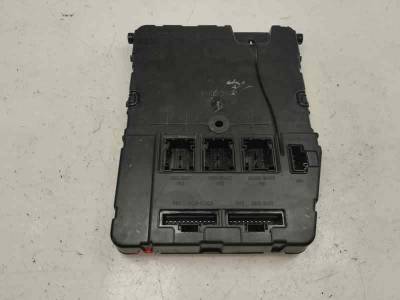 CAJA RELES FUSIBLES RENAULT SCENIC II 2004 1.9 DCI (120 CV)