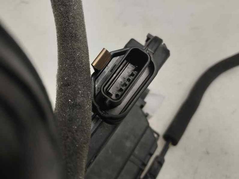 CERRADURA PUERTA DELANTERA IZQUIERDA RENAULT CLIO IV 2018 0.9 (90 CV)