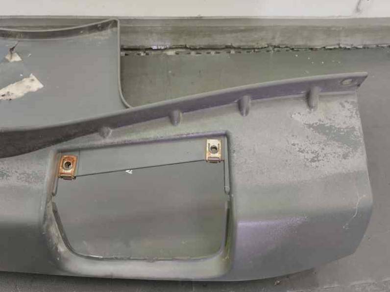 PUNTERA PARAGOLPES TRASERA DERECHA RENAULT TRAFIC CAJA CERRADA 2004