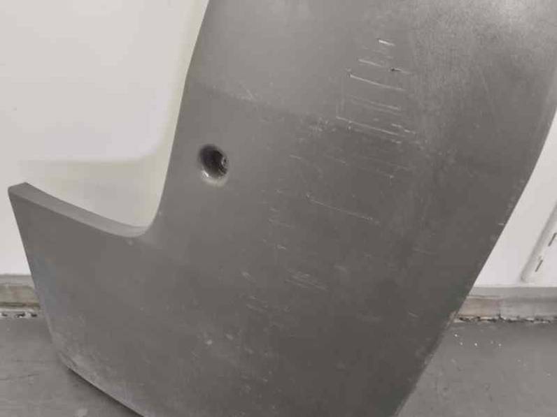 PUNTERA PARAGOLPES TRASERA IZQUIERDA RENAULT TRAFIC CAJA CERRADA 2004