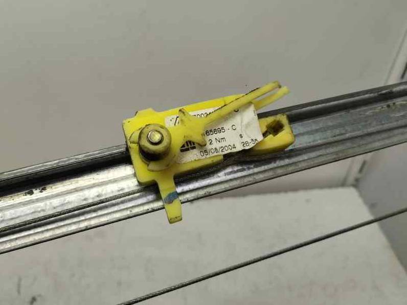 ELEVALUNAS DELANTERO IZQUIERDO RENAULT TRAFIC CAJA CERRADA 2004