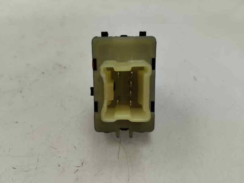 MANDO ELEVALUNAS TRASERO IZQUIERDO RENAULT CAPTUR 2015 1.2