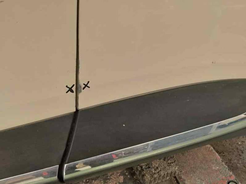 PUERTA TRASERA IZQUIERDA RENAULT CAPTUR 2015 1.2