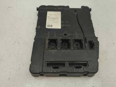 CAJA RELES FUSIBLES RENAULT MEGANE II BERLINA 5P 2004 1.5 DCI (101 CV)