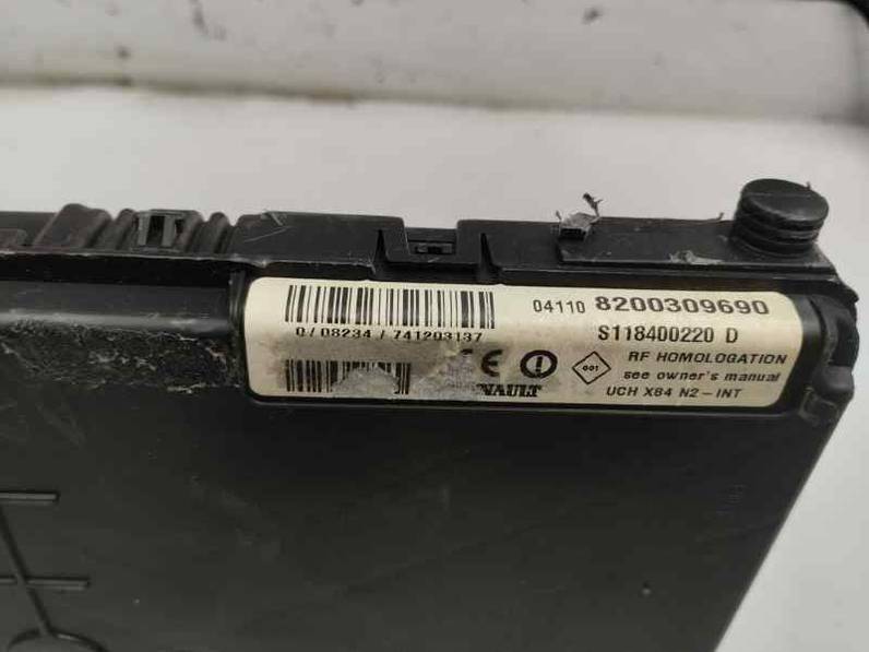 CAJA RELES FUSIBLES RENAULT MEGANE II BERLINA 5P 2004 1.5 DCI (101 CV)