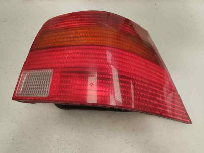 PILOTO TRASERO DERECHO VOLKSWAGEN GOLF IV BERLINA 2001 1.9 SDI (68 CV)