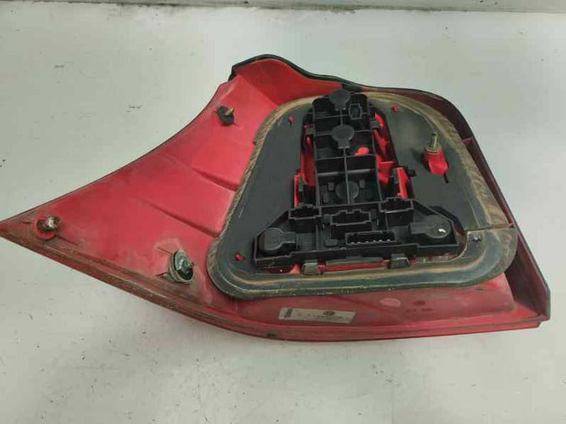 PILOTO TRASERO DERECHO VOLKSWAGEN GOLF IV BERLINA 2001 1.9 SDI (68 CV)