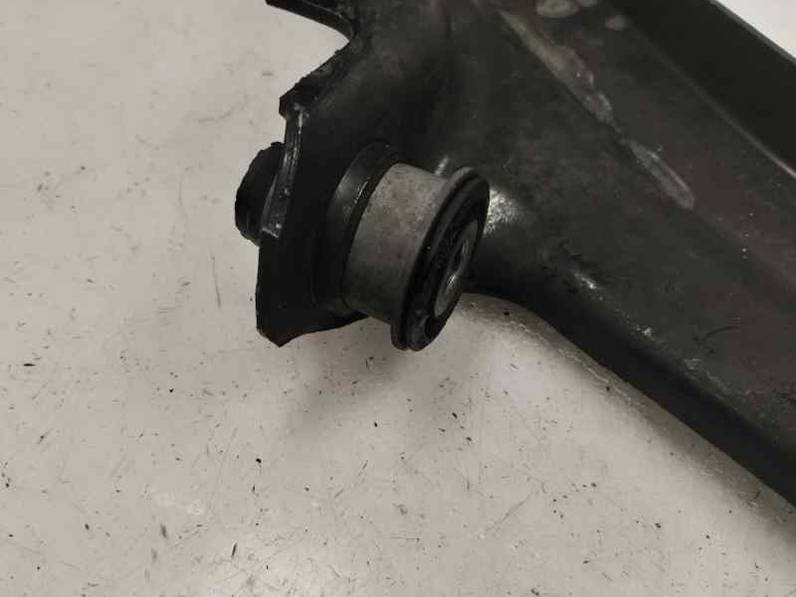BRAZO SUSPENSION INFERIOR DELANTERO DERECHO RENAULT CAPTUR 2015 1.2