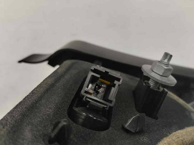 PILOTO TRASERO DERECHO INTERIOR PEUGEOT 2008 2017 1.6 E-HDI
