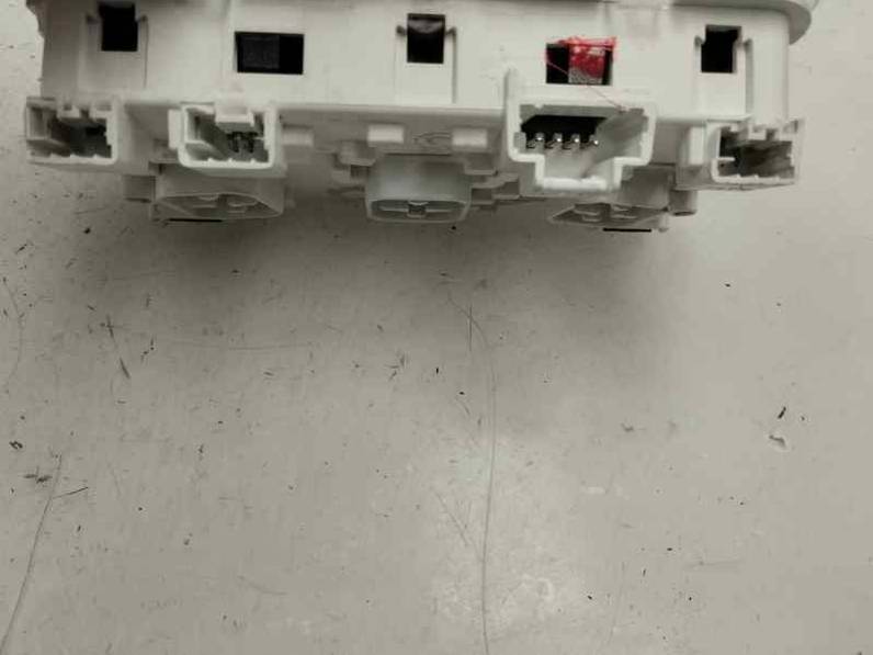 LUZ INTERIOR PEUGEOT 2008 2017 1.6 E-HDI