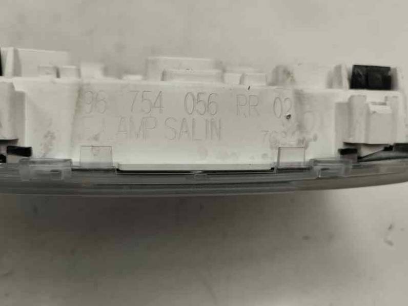 LUZ INTERIOR PEUGEOT 2008 2017 1.6 E-HDI