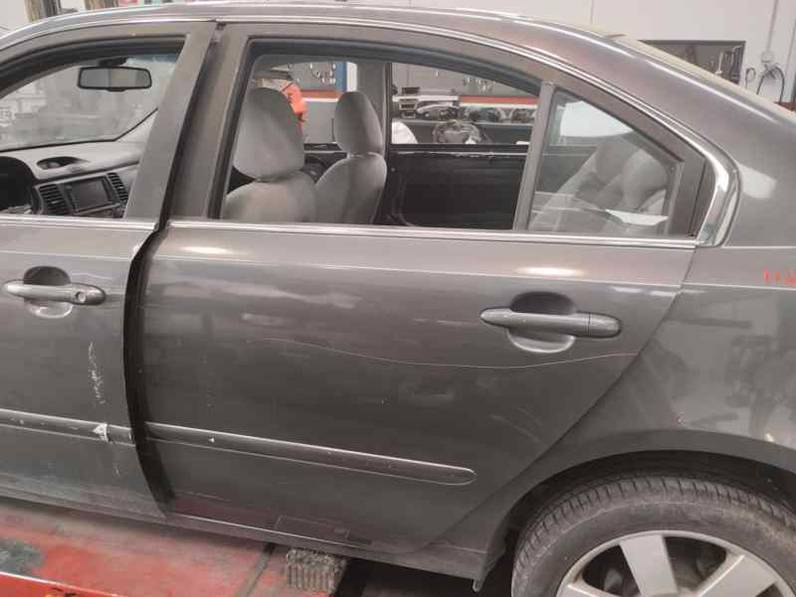 PUERTA TRASERA IZQUIERDA KIA MAGENTIS 2006 2.0 CRDI (140 CV)