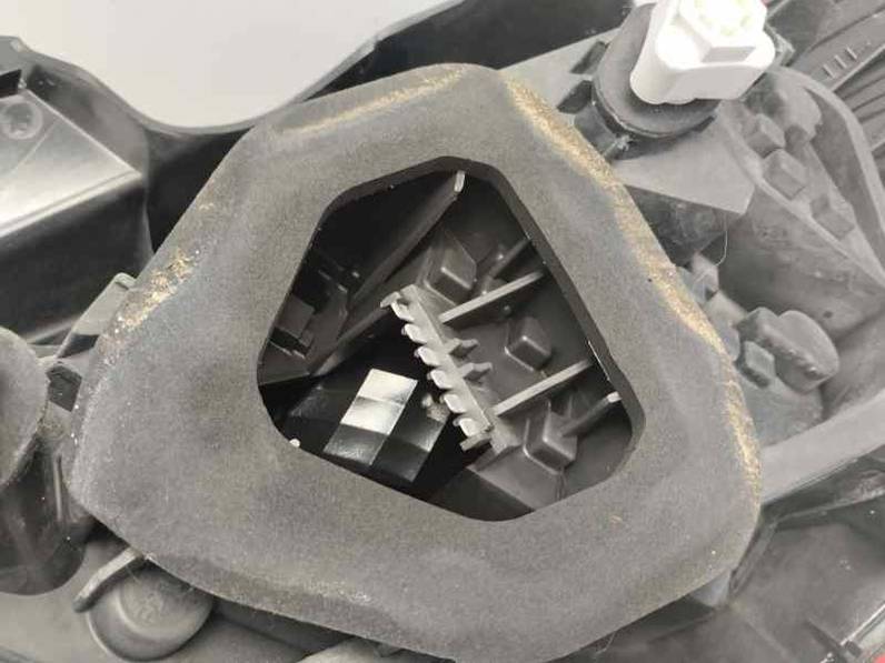 PILOTO TRASERO IZQUIERDO OPEL CORSA D 2014 1.3 CDTI (75 CV)