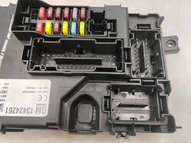 CAJA RELES FUSIBLES OPEL CORSA D 2014 1.3 CDTI (75 CV)