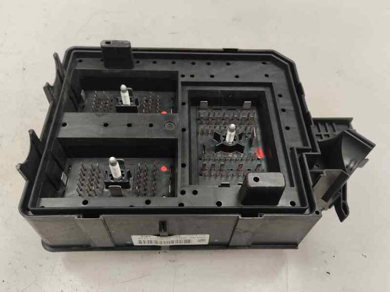 CAJA RELES FUSIBLES OPEL CORSA E 2018 1.4 MULTIPUNTO (90 CV)