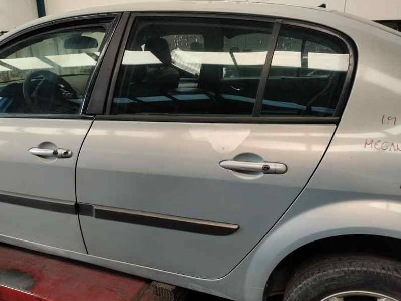 PUERTA TRASERA IZQUIERDA RENAULT MEGANE II CLASSIC BERLINA 2004 1.9 DCI (120 CV)