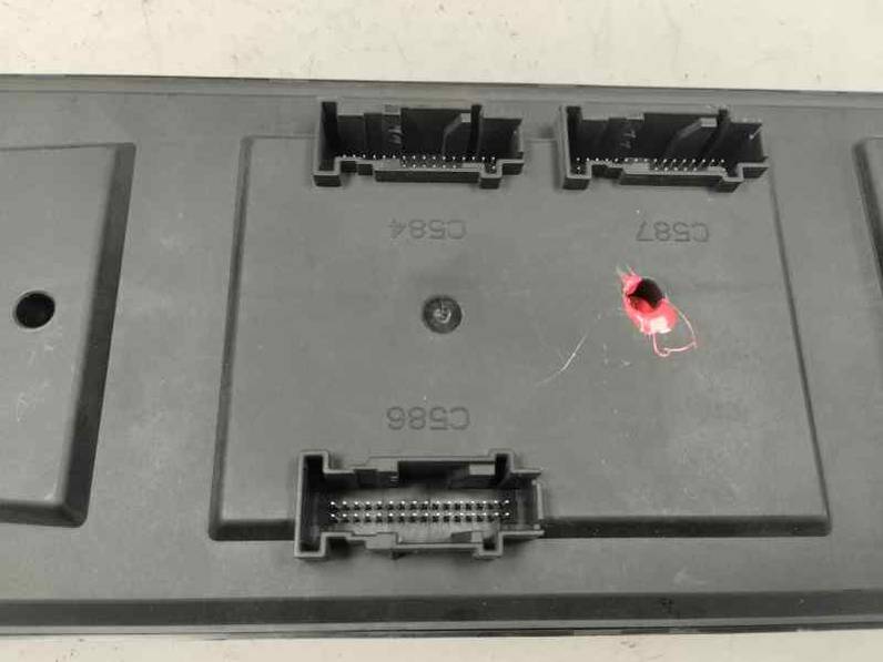 CAJA RELES FUSIBLES LAND ROVER EVOQUE 2015 2.2 TD4 (150 CV)