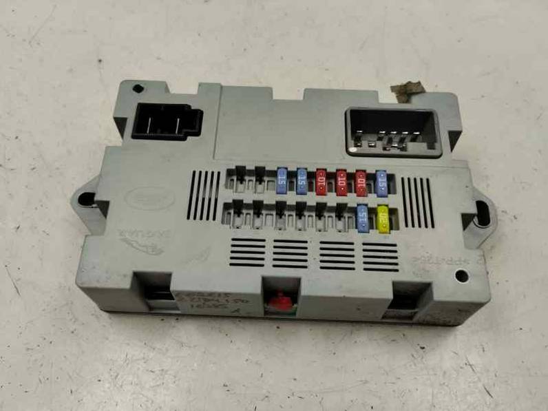 CAJA RELES FUSIBLES LAND ROVER EVOQUE 2015 2.2 TD4 (150 CV)