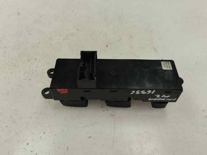 MANDO ELEVALUNAS DELANTERO IZQUIERDO NISSAN PRIMERA BERLINA 2004 1.9 DCI (120 CV)