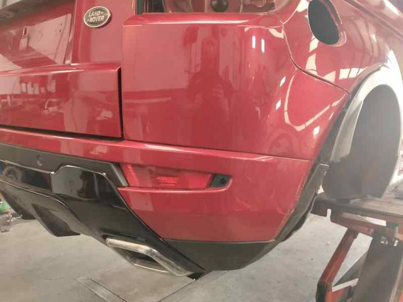 PARAGOLPES TRASERO LAND ROVER EVOQUE 2015 2.2 TD4 (150 CV)