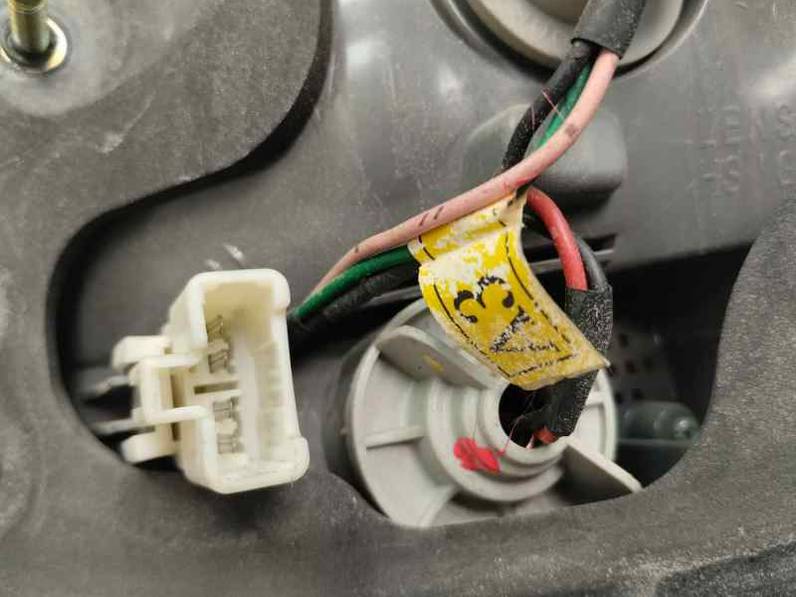 PILOTO TRASERO IZQUIERDO HYUNDAI SONATA 2006 2.0 CRDI (140 CV)