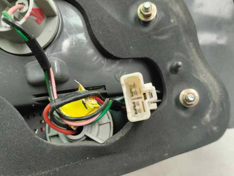 PILOTO TRASERO DERECHO HYUNDAI SONATA 2006 2.0 CRDI (140 CV)