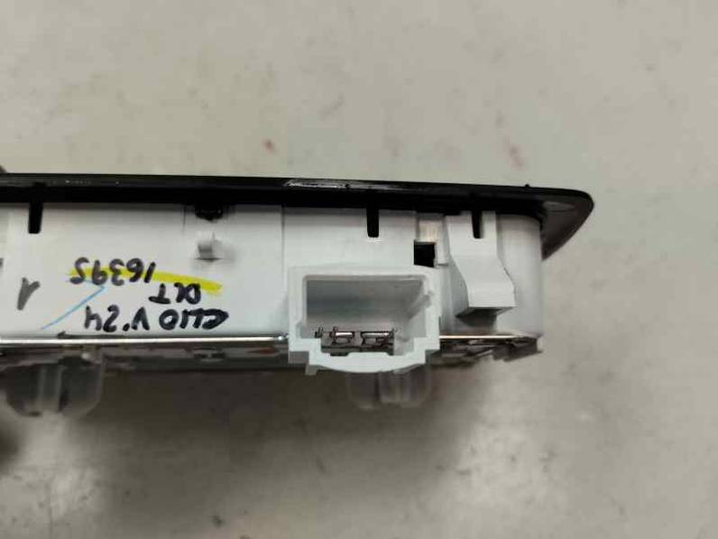 LUZ INTERIOR RENAULT CLIO V 2024 1.5 DCI